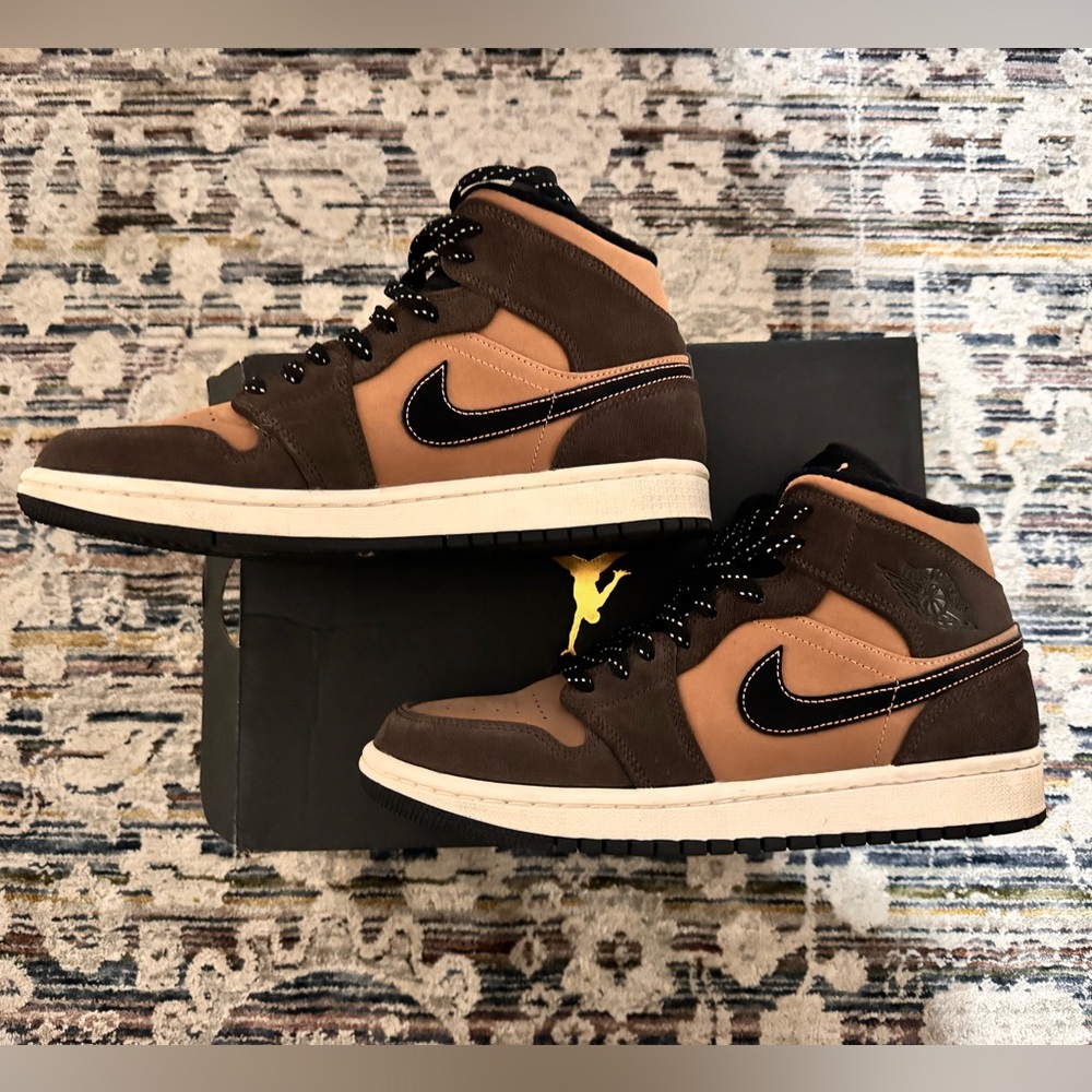 Air Jordan 1 Mid SE 'Dark Chocolate'